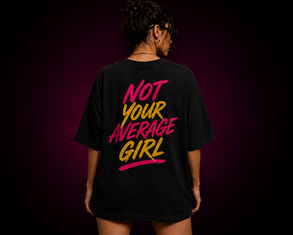 Hooligirls T-shirt Oversized Zwart met HG-Logo en Not Your Average Girl Print op de Rug